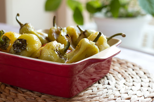 Бабини чушки с доматен сос