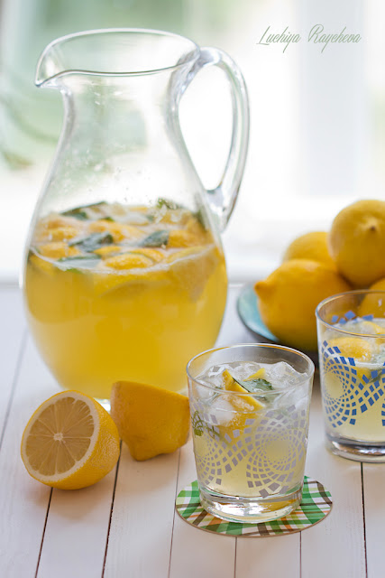 Лимонада с мента и газирана вода