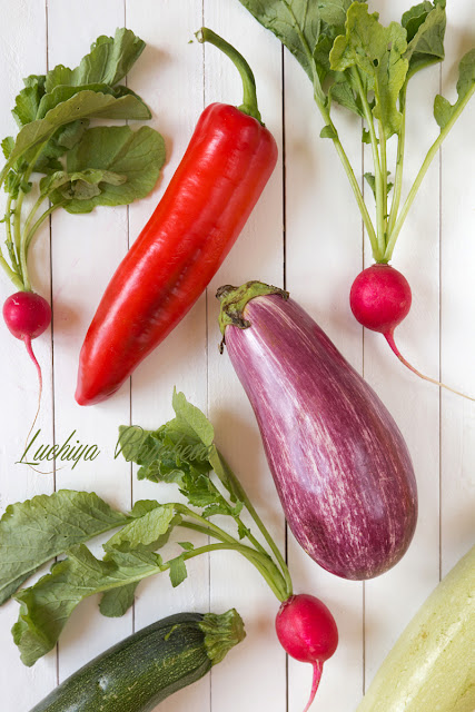 Хумус с печени зеленчуци